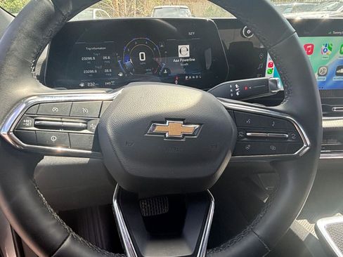 Used 2025 Chevrolet Equinox LT AWD/4WD image 25