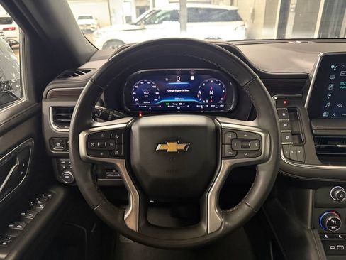 Used 2023 Chevrolet Suburban LT w/ LT Signature Package AWD/4WD image 12