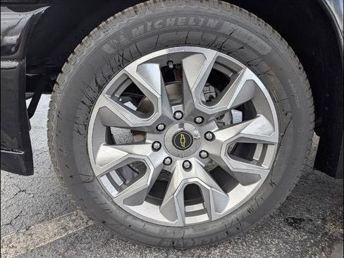 New 2025 Chevrolet Express 2500 Extended w/ Driver Convenience Package image 21