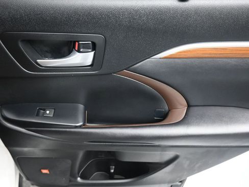 Used 2017 Toyota Highlander Limited w/ Protection Package #3 image 47