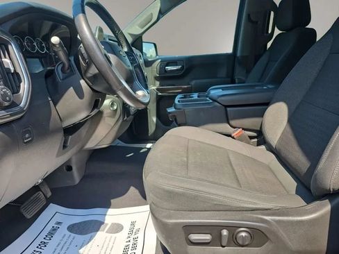 Used 2022 Chevrolet Silverado 1500 LT AWD/4WD image 9