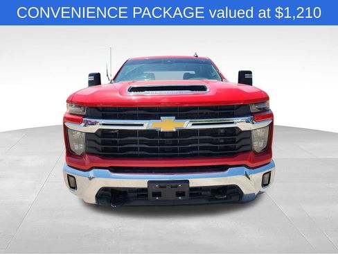 Used 2024 Chevrolet Silverado 2500 LT w/ Convenience Package AWD/4WD image 2