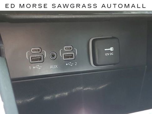 Used 2023 Jeep Grand Cherokee Laredo image 29