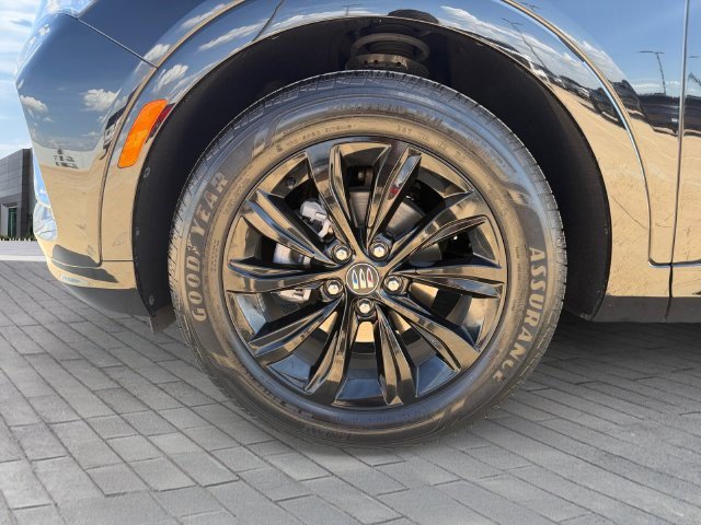 Used 2025 Buick Envista Sport Touring w/ Convenience I Package FWD image 9