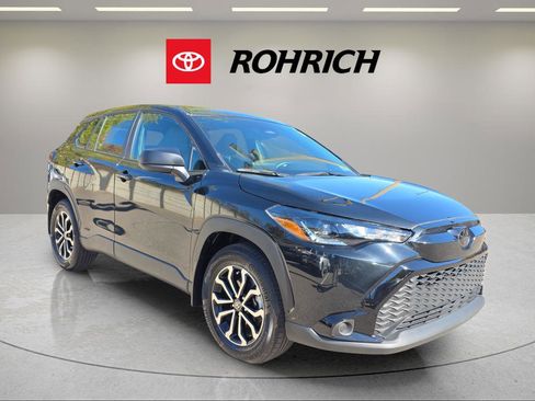 Used 2024 Toyota Corolla Cross S image 7