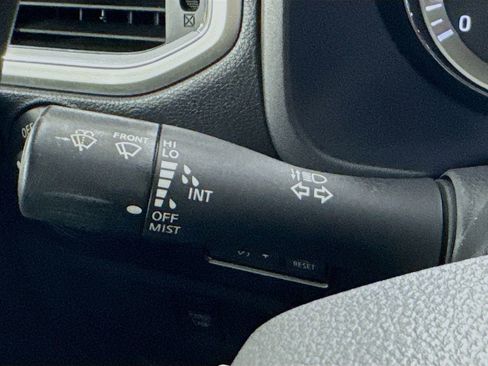 Used 2019 Nissan Titan SV AWD/4WD image 13