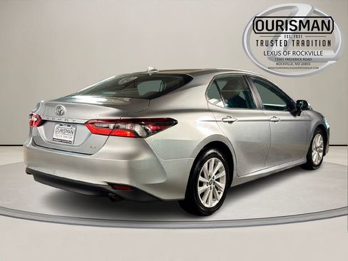 Used 2022 Toyota Camry LE image 7