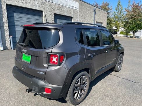 Used 2018 Jeep Renegade Latitude w/ Advanced Technology Group FWD image 7