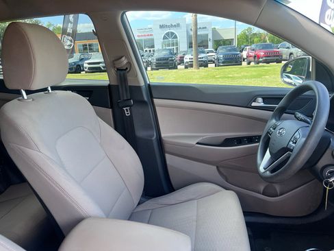Used 2019 Hyundai Tucson SE image 16