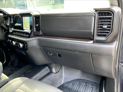 Used 2025 GMC Sierra 2500 SLE w/ SLE Convenience Package image 13