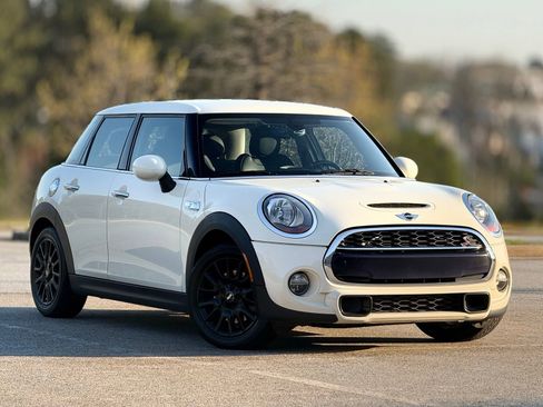 Used 2015 MINI Cooper S image 10