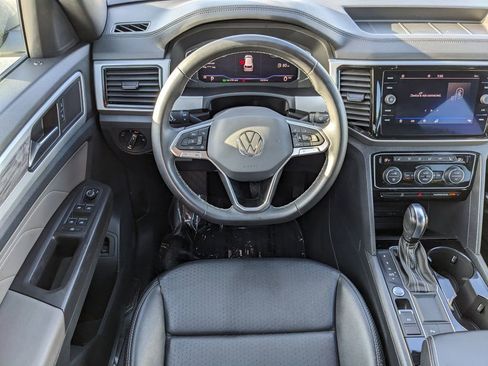 Certified 2022 Volkswagen Atlas Cross Sport SE w/ Panoramic Sunroof Package image 14