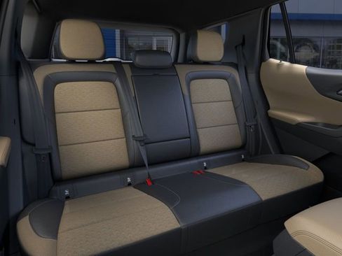 New 2025 Chevrolet Equinox ACTIV w/ Safety and Technology Package image 17