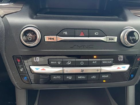 Used 2020 Ford Explorer Limited RWD image 18