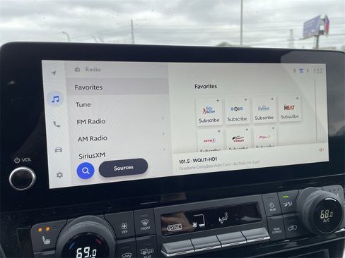 Used 2025 Toyota Grand Highlander AWD image 12