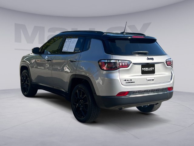 Used 2023 Jeep Compass Latitude w/ Convenience Group AWD/4WD image 3