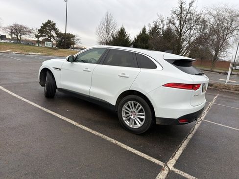 Used 2020 Jaguar F-PACE Prestige image 14