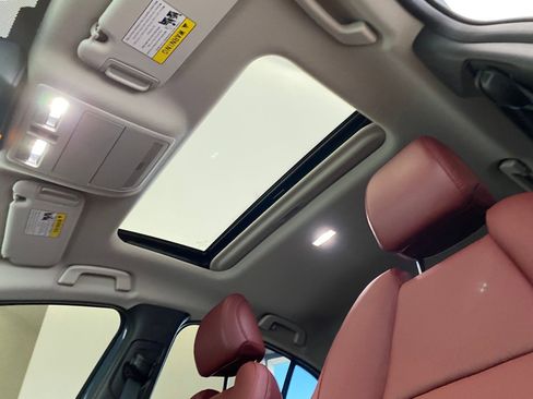 Used 2025 MAZDA MAZDA3 s image 14