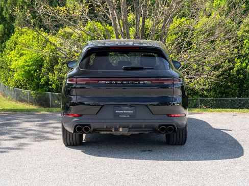 Used 2024 Porsche Cayenne w/ Premium Package Plus (PFM) AWD/4WD image 6