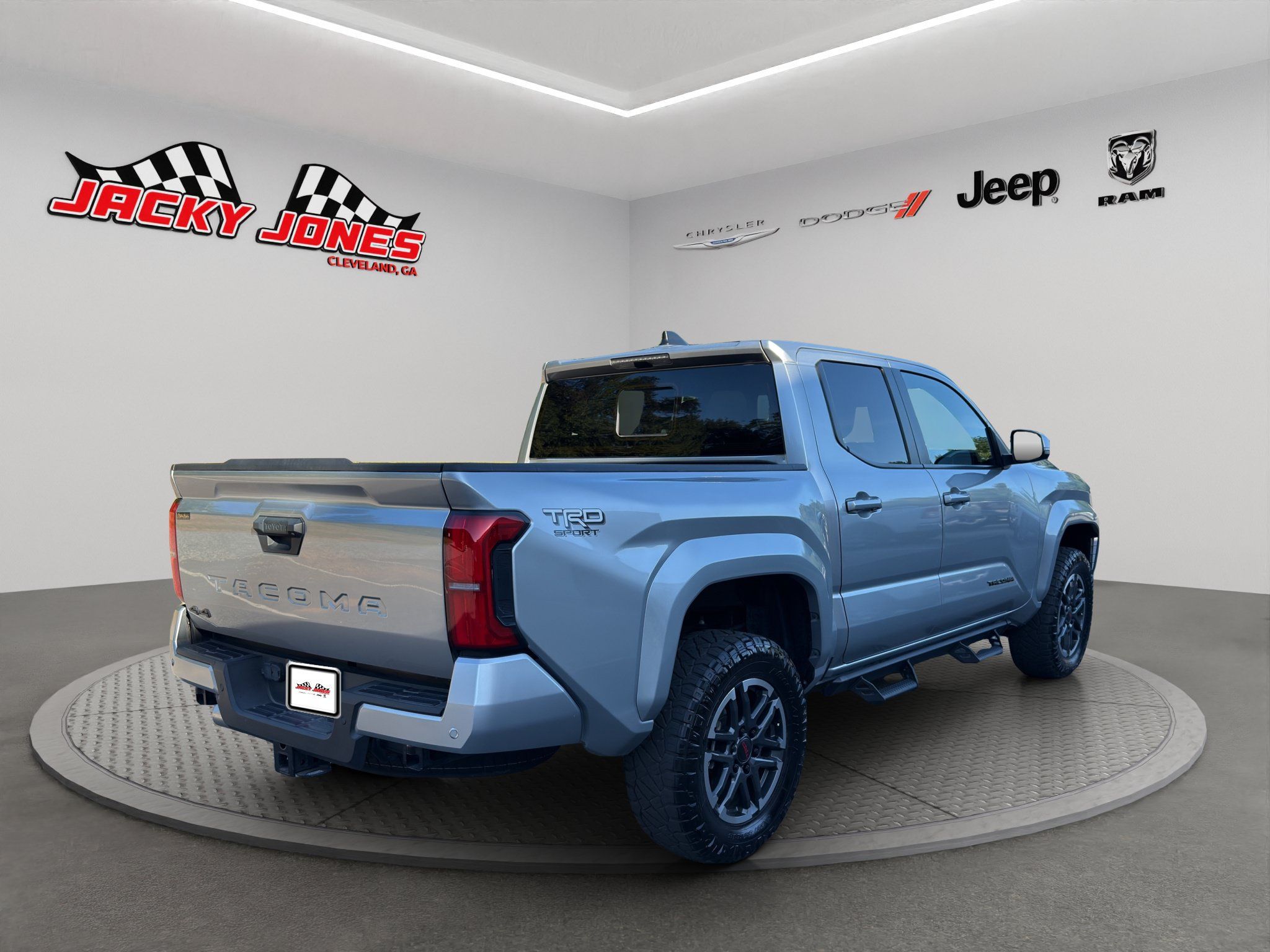 Used 2024 Toyota Tacoma TRD Sport w/ TRD Sport Upgrade Package AWD/4WD image 10