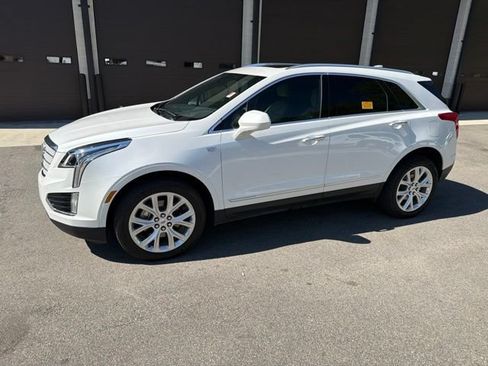 Used 2019 Cadillac XT5 Luxury w/ LPO, Radiant Package FWD image 2