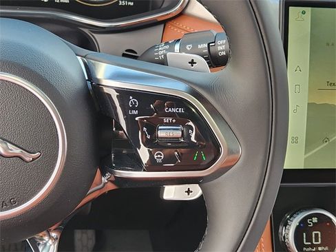 Used 2026 Jaguar F-PACE R-Dynamic S image 28