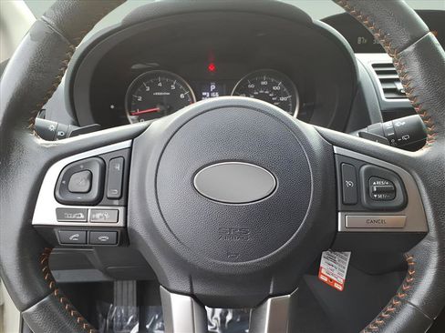 Used 2017 Subaru Crosstrek 2.0i Premium image 6