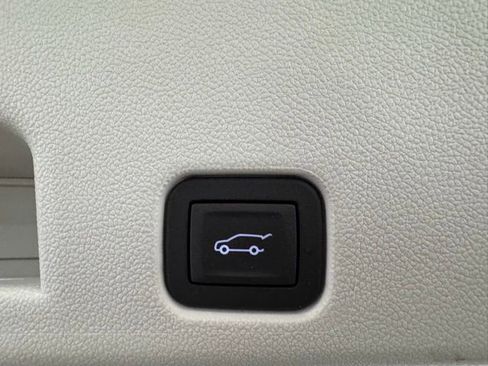 New 2026 GMC Acadia Denali image 8