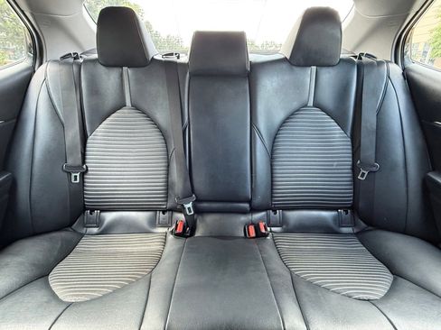 Used 2019 Toyota Camry SE FWD image 38