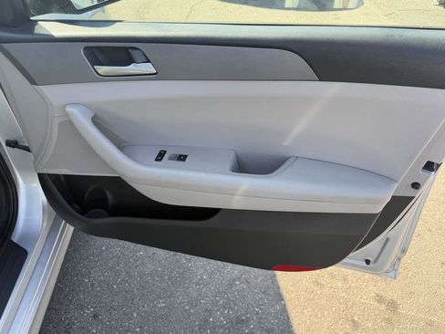 Used 2019 Hyundai Sonata SE FWD image 9