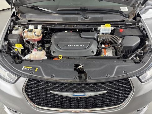 Used 2021 Chrysler Pacifica Touring-L FWD image 42