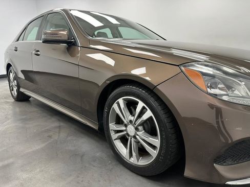 Used 2014 Mercedes-Benz E 350 4MATIC Sedan image 19