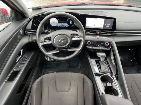 Used 2023 Hyundai Elantra SEL w/ Convenience Package image 22