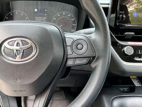Used 2025 Toyota Corolla LE w/ LE Premium Package FWD image 11