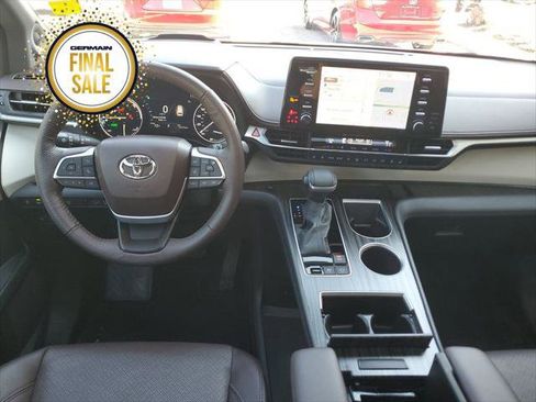 Certified 2022 Toyota Sienna Platinum image 15
