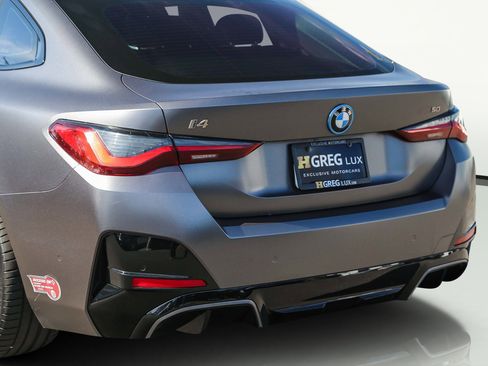 Used 2022 BMW i4 M50 w/ Premium Package image 10