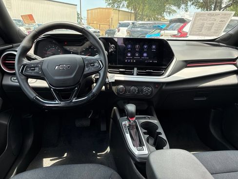 Used 2024 Chevrolet Trax RS FWD image 15