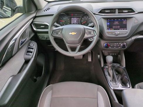 Used 2023 Chevrolet TrailBlazer LT FWD image 18