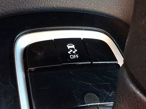 Used 2023 Toyota Corolla LE image 23