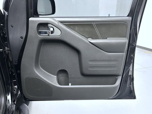 Used 2019 Nissan Frontier PRO-4X w/ Pro-4x Luxury Package image 16