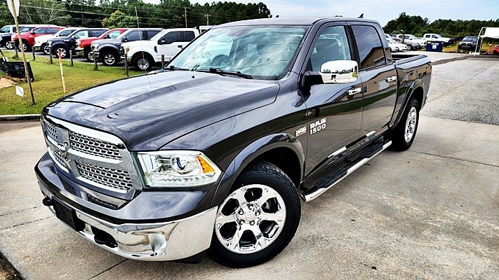 Used 2016 RAM 1500 Laramie w/ Convenience Group RWD image 3