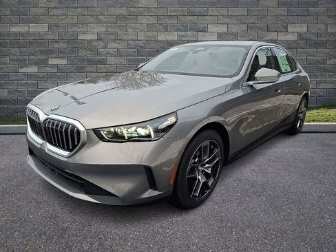 New 2026 BMW 530i xDrive w/ Premium Package AWD/4WD image 3