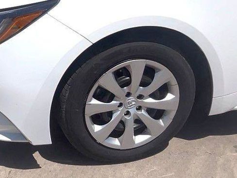 Certified 2025 Toyota Corolla LE FWD image 9
