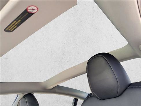 Used 2023 Tesla Model 3 Standard Range image 16