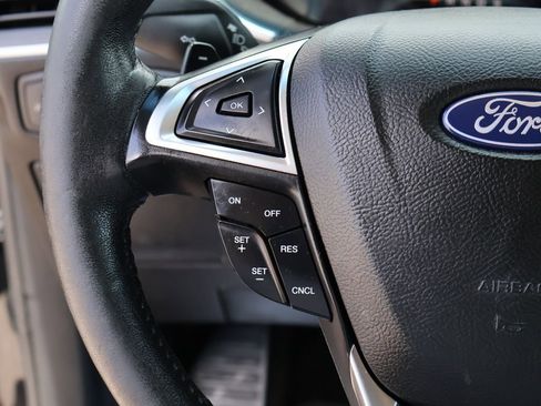 Used 2018 Ford Edge SEL w/ Equipment Group 201A AWD/4WD image 33