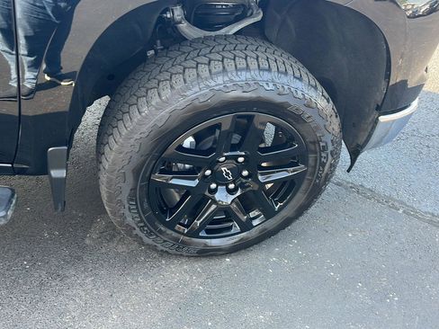 Used 2025 Chevrolet Silverado 1500 LTZ w/ LTZ Convenience Package II image 31