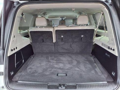 Certified 2024 Jeep Wagoneer L Series II w/ Flexible Seating Group AWD/4WD image 28