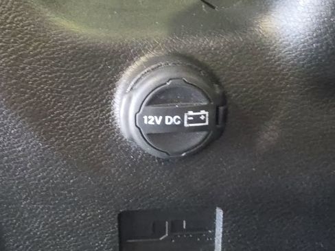 Used 2023 Jeep Wrangler Unlimited Sahara w/ Cold Weather Group AWD/4WD image 34