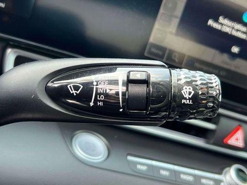 Certified 2023 Hyundai Elantra Limited FWD image 25