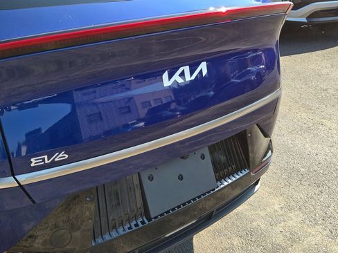 Used 2023 Kia EV6 Wind w/ Wind Technology Package AWD/4WD image 14